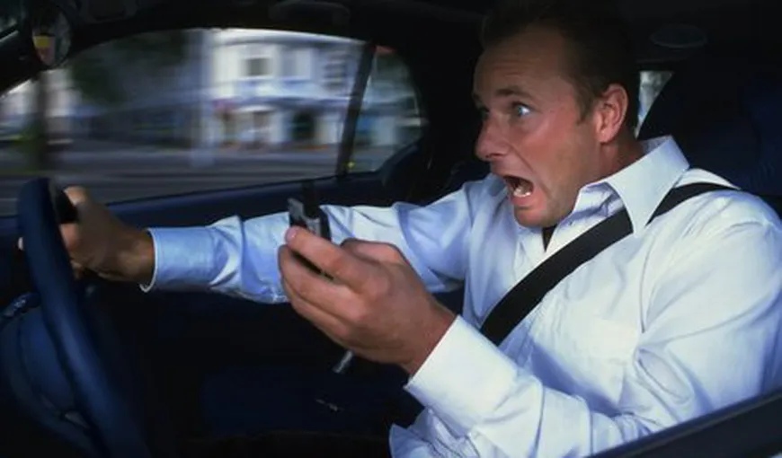 7 din 10 şoferi folosesc telefonul în timp ce conduc. Psiholog: „Este un fenomen care a scăpat de sub control”