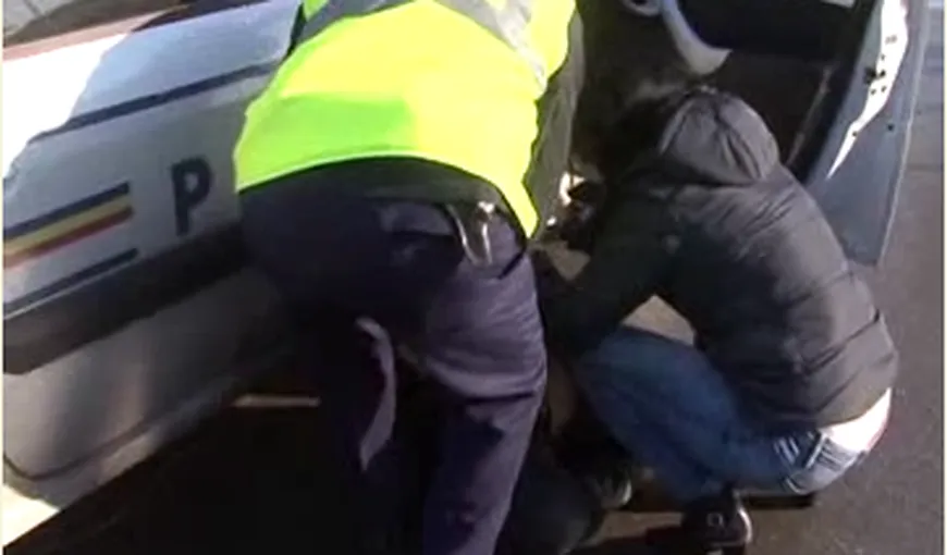 O şoferiţă vinovată de producerea unui accident a leşinat în faţa poliţistului VIDEO