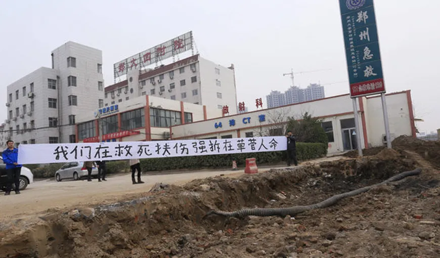 Scene de groază în China: Un spital a fost demolat cu medici, pacienţi şi cadavre care se aflau în interior