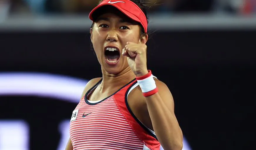 Sportiva chineză care a eliminat-o pe Halep e în sferturi la Australian Open. Surprize uriaşe pe tabloul de luni