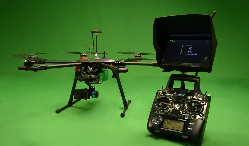 Universitatea Hyperion organizează cursuri de pilotare dronă