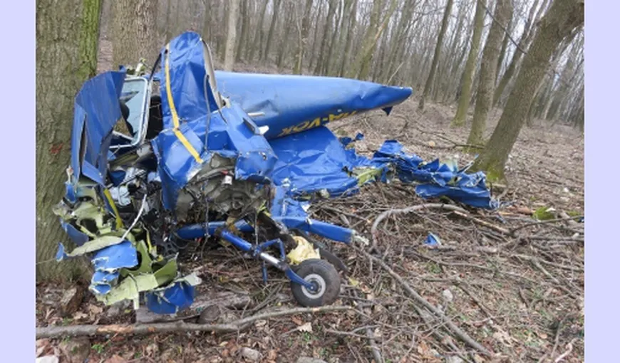Un pilot român a murit după ce s-a prăbuşit cu avionul în Ungaria. Imagini de la locul tragediei VIDEO