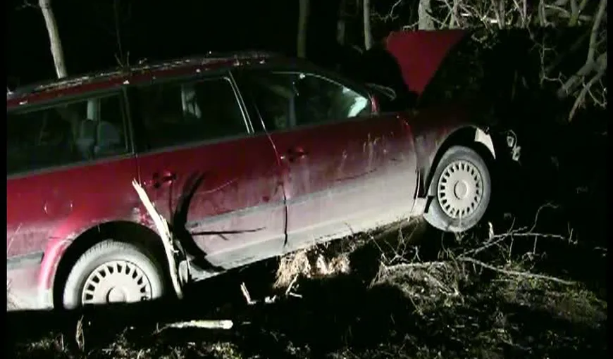 Accident în Suceava. Un şofer beat a ajuns cu maşina în copaci