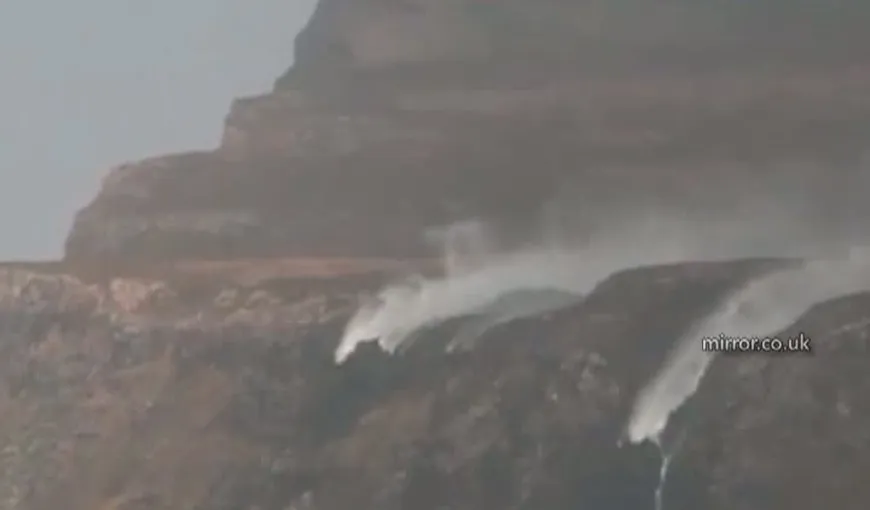 FENOMEN CIUDAT. Două cascade din Scoţia au început să „curgă” în sens invers VIDEO