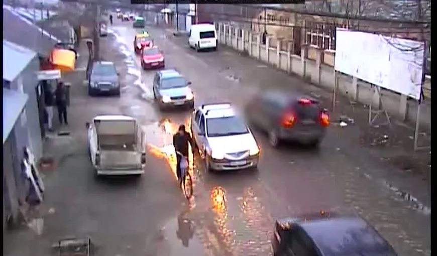 Un copil din Brăila, spulberat de o maşină în timp ce traversa neregulamentar VIDEO