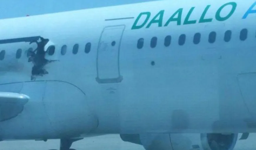 Gruparea teroristă Al-Shabaab a revendicat atacul cu bombă de la bordul avionului din Somalia