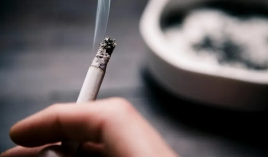 Interzicerea fumatului. Ce SANCŢIUNI riscă angajaţii care nu respectă legea