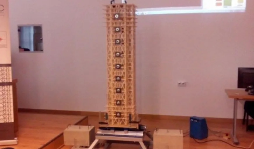 Tineri din Cluj au inventat o construcţie care ar rezista la cele mai puternice CUTREMURE