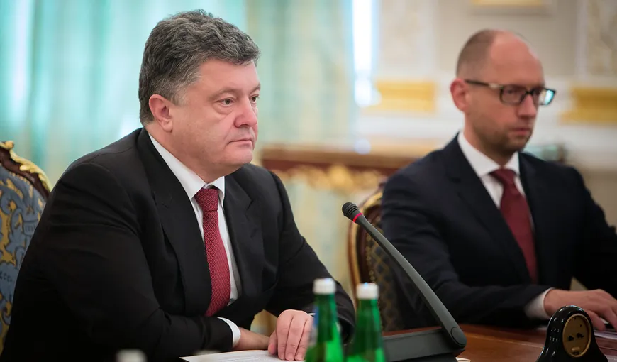 Guvernul de la Kiev, aproape de remaniere: Preşedintele Poroşenko cere demisia premierului Iaţeniuk