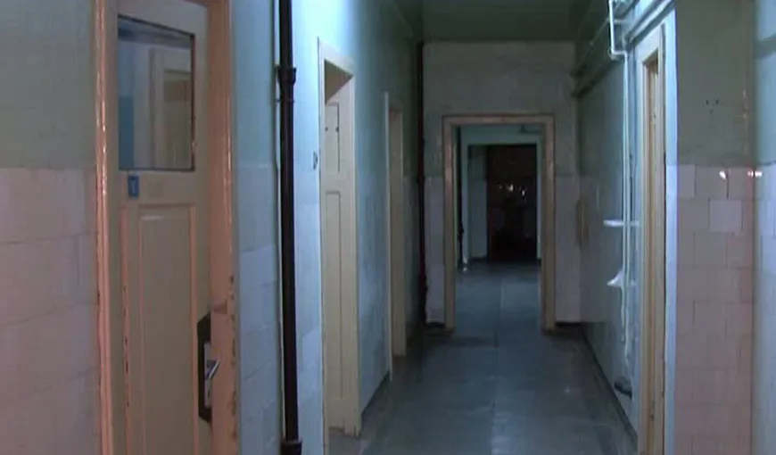 IMAGINI ŞOCANTE într-un spital din România. Bolnavii sunt trataţi în condiţii mizere VIDEO
