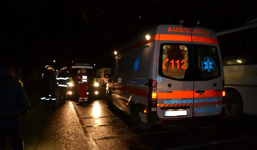 Accident între ambulanţă şi maşina poliţiei, în misiune