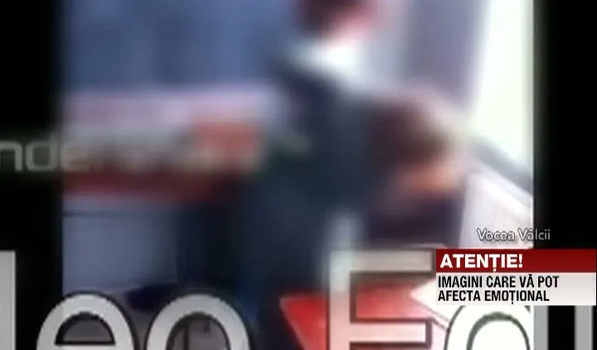 Două eleve s-au snopit în bătaie la un liceu din Vâlcea VIDEO