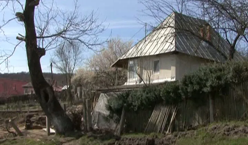 Situaţie dramatică în Gorj. Casele oamenilor sunt în pericol să se prăbuşească din cauza alunecărilor de teren