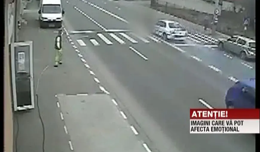 Fetiţă de 10 ani spulberată de un şofer pe o trecere de pietoni. O cameră video a surprins întregul accident VIDEO