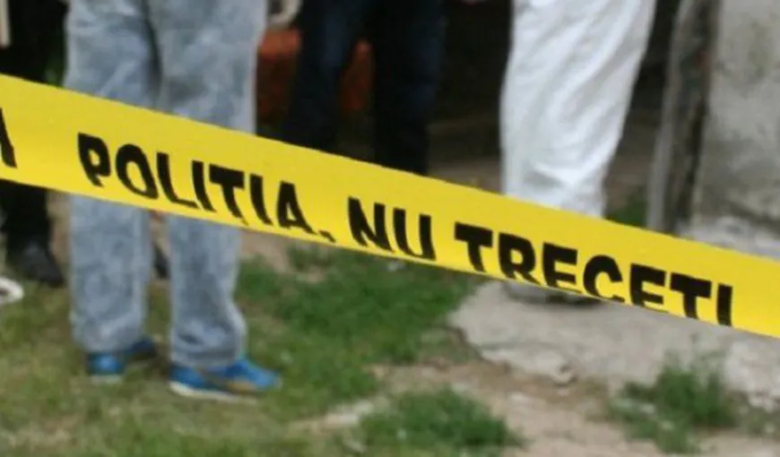Crimă cumplită în Botoşani. Un bărbat a fost ucis cu toporul, în faţa copiilor VIDEO