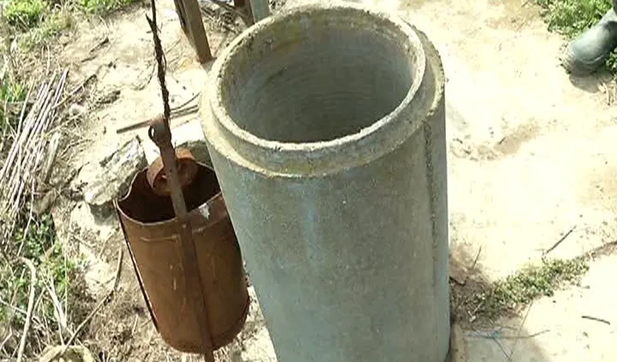 Opt copii din Dolj, la spital după ce au băut apă contaminată din fântână VIDEO