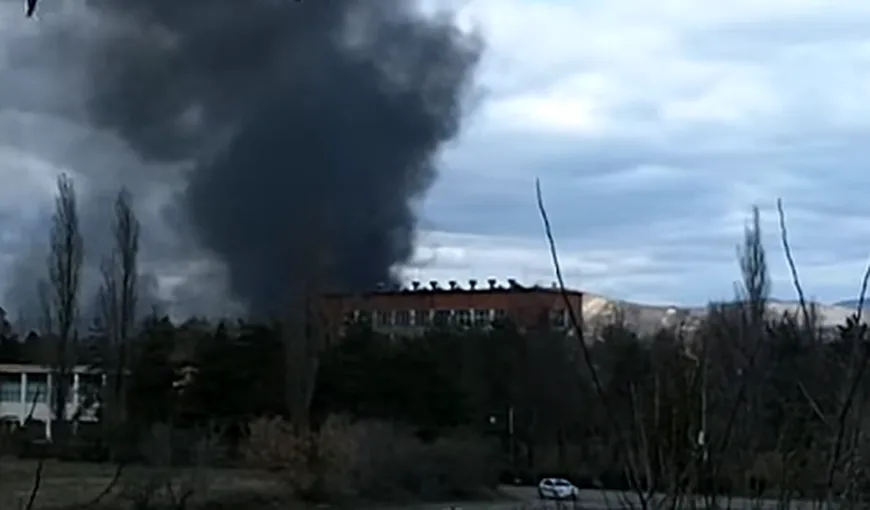 Explozie la o fabrică din Oneşti. Doi muncitori au suferit arsuri VIDEO