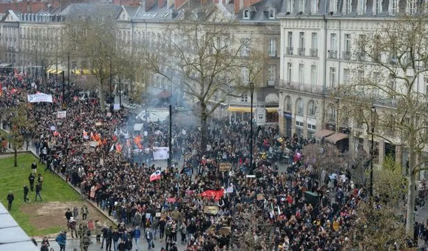 Violenţe la protestele organizate în Franţa. Mai multe persoane au fost arestate VIDEO