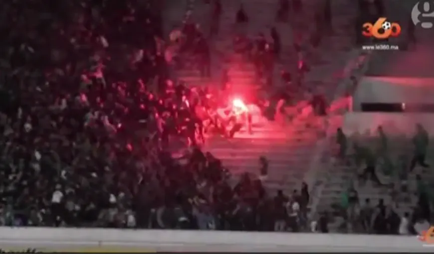 VIOLENŢE fără precedent la un meci de fotbal în Maroc. Doi MORŢI şi zeci de răniţi VIDEO