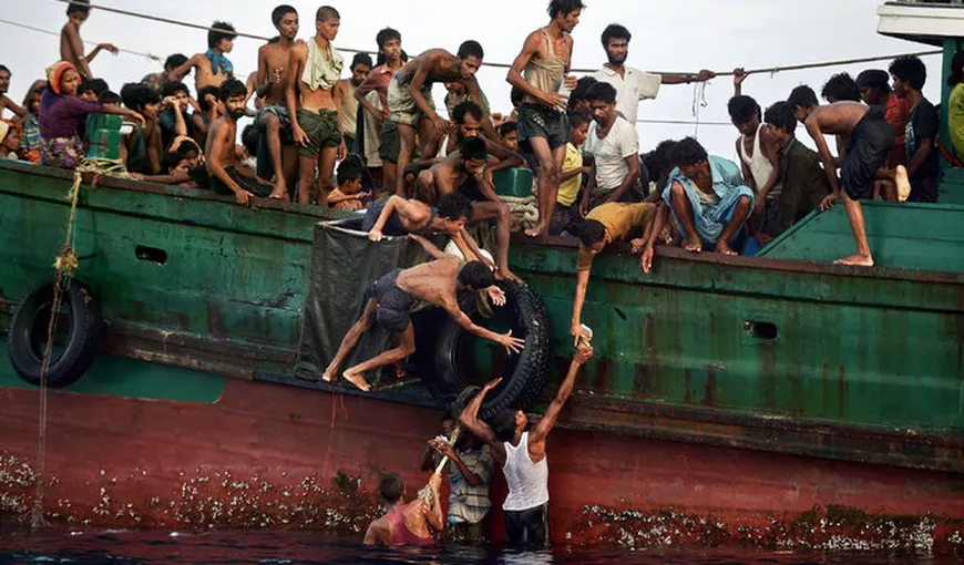 Peste 1.800 de migranţi au fost salvaţi din mare, în largul Libiei. Au fost scoase din apă şi două cadavre