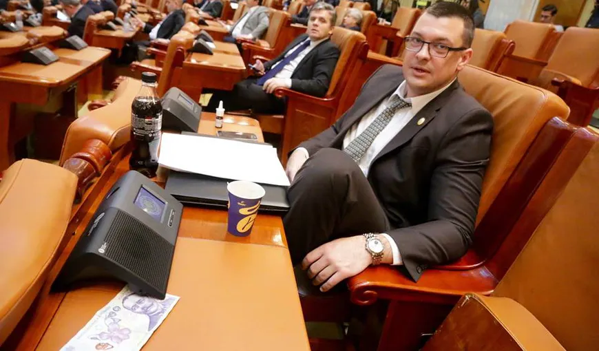 Panică totală în Parlament: O bancnotă de 100 de lei a rămas NEATINSĂ de tema lui Kovesi