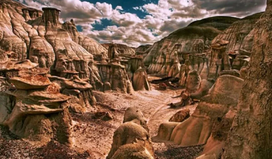 Locuri ciudate pe Planetă: Grădina de roci cu forme stranii de la Bisti Badlands