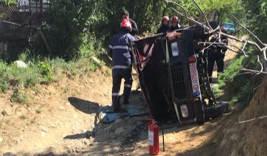 Accident grav în Gorj. Un bărbat a murit pe loc după ce s-a răsturnat cu o maşină de teren