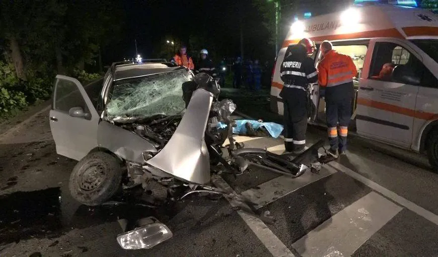 Accident grav în Maramureş. Şoferul unei maşini a murit pe loc, iar alte şase persoane au fost rănite