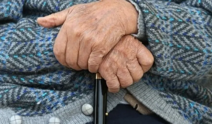 Caz INCREDIBIL! Un bătrân în vârstă de 83 de ani şi-a agresat sexual soacra de 101 ani