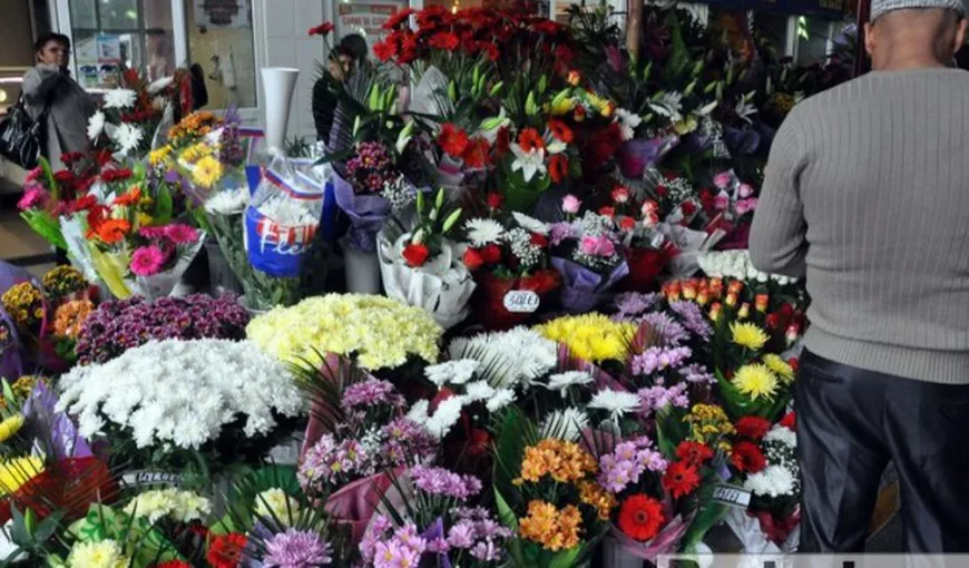 Peste 100 de florari au protestat în Piaţa Universităţii, nemulţumiţi că nu li se mai eliberează autorizaţii de funcţionare
