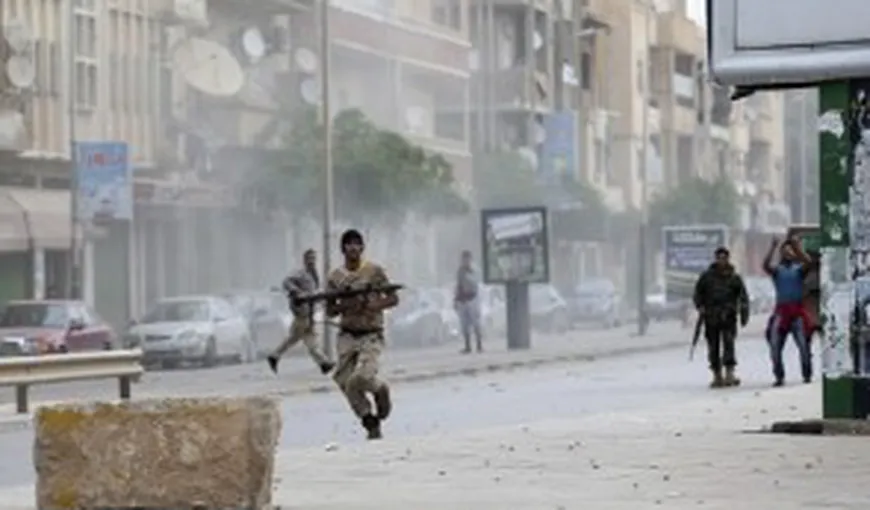 Zeci de morţi şi răniţi în urma unor noi lupte în Libia. Reşedinţa vicepremierului a fost şi ea atacată