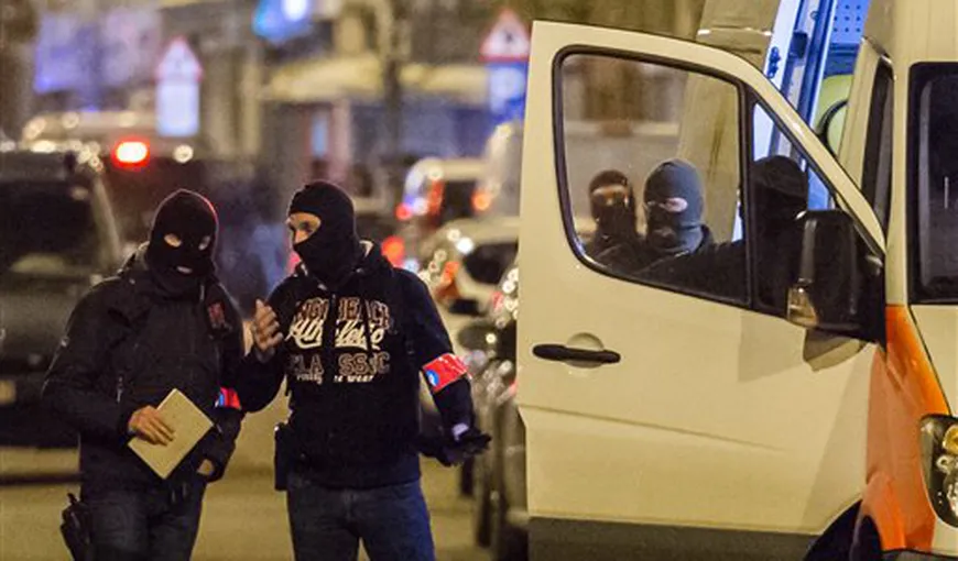 Bruxelles: Trei persoane au fost arestate în legătură cu atentatele teroriste din Paris
