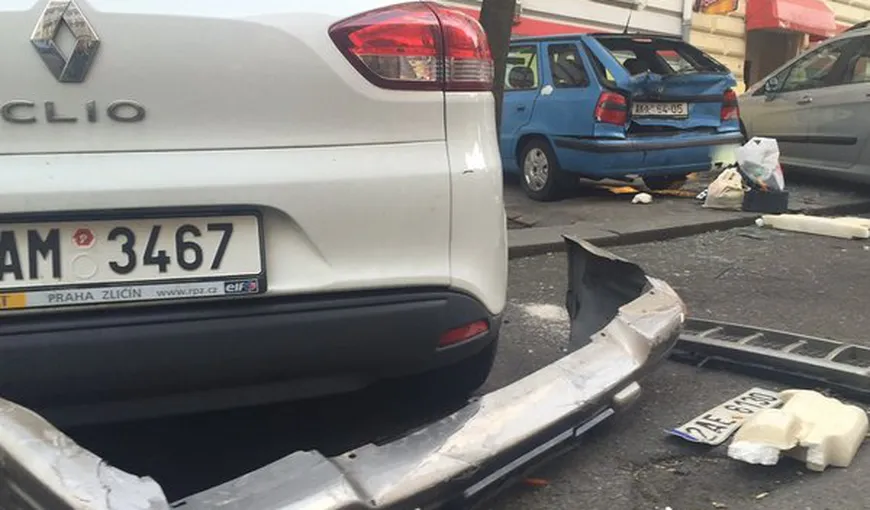 Record nedorit. Un poliţist beat a lovit 51 de maşini, la Praga