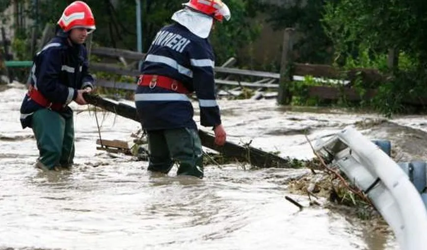 Peste trei mii de pompieri sunt pregătiţi să intervină în cazul unor inundaţii
