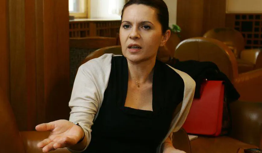 Adriana Săftoiu: Candidatura lui Predoiu poate rezolva greşelile noastre de parcurs. Electoratul are ce să voteze