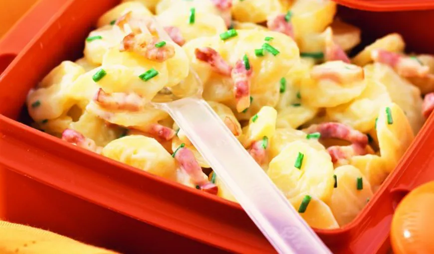 REŢETA ZILEI: Salată de cartofi cu bacon
