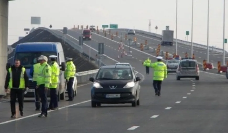 Un tânăr a fost surprins de poliţişti în timp ce circula cu o viteză de 207 kilometri pe oră pe Autostrada Soarelui