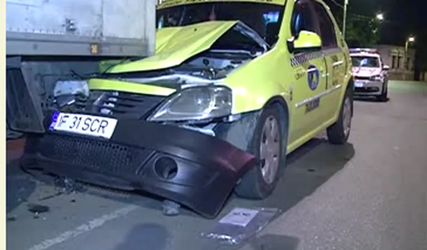 Accidente în lanţ în Capitală. Un bărbat beat a intrat în mai multe maşini parcate VIDEO