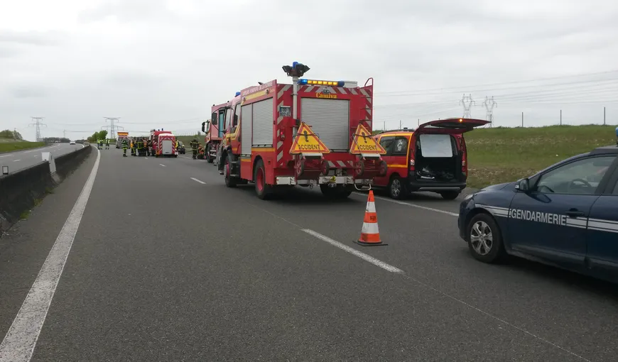 Trei accidente în lanţ, pe autostradă, în Franţa. Un mort şi aproximativ zece răniţi