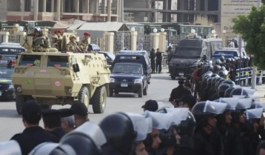 Opt poliţişti au fost ucişi de persoane înarmate la sud de Cairo
