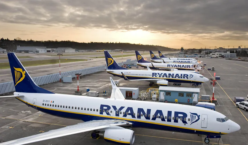 Un avion Ryanair, evacuat de urgenţă din cauza unei alerte cu bombă