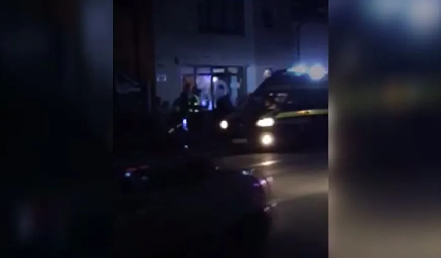Scandal într-un bar din Cluj. Un român a tăiat doi ţigani cu o sticlă spartă