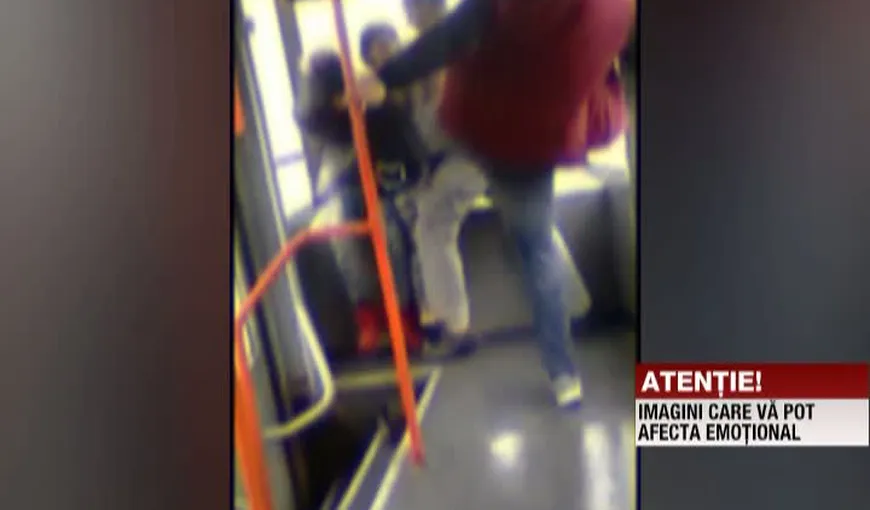 SCANDAL într-un tramvai din Capitală. Patru tineri s-au bătut pentru că doi dintre ei ascultau manele VIDEO
