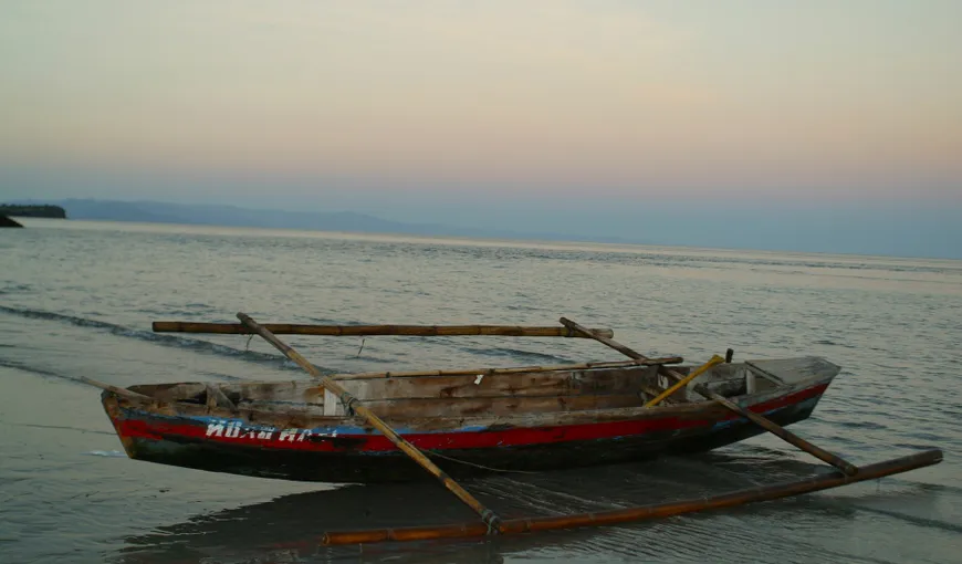 Un pescar a scăpat cu viaţă după ce a plutit două luni în derivă în Oceanul Pacific