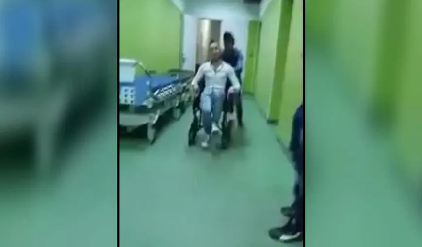 Distracţie într-un spital din Lugoj. Raliu cu scaunul bolnavilor VIDEO