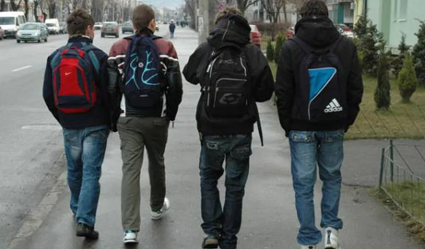 Trei elevi din Bucureşti, intoxicaţi cu substanţe necunoscute. Medicii au fost chemaţi de urgenţă la şcoală