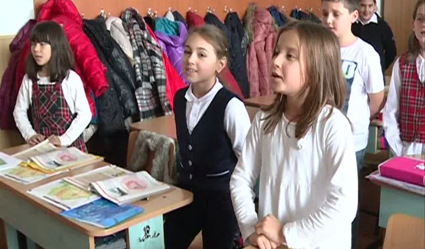 Situaţie incredibilă în sistemul de învăţământ românesc. Manualele şcolare au venit cu o întârziere de 8 luni