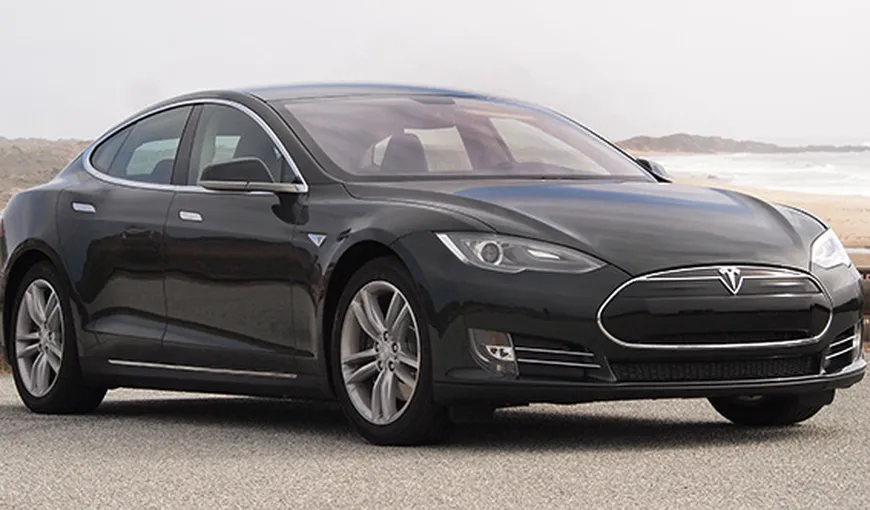 Tesla introduce două versiuni mai ieftine ale automobilului electric Model S. Cât costă noile modele