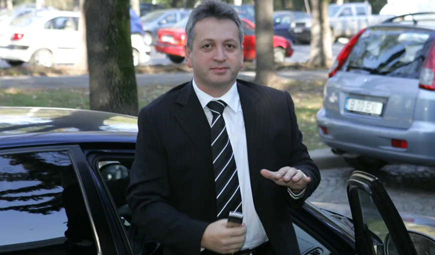 Statul n-a recuperat niciun leu de la Relu Fenechiu. BMW-ul nu i-a fost confiscat deoarece „nu a fost reperat în trafic”