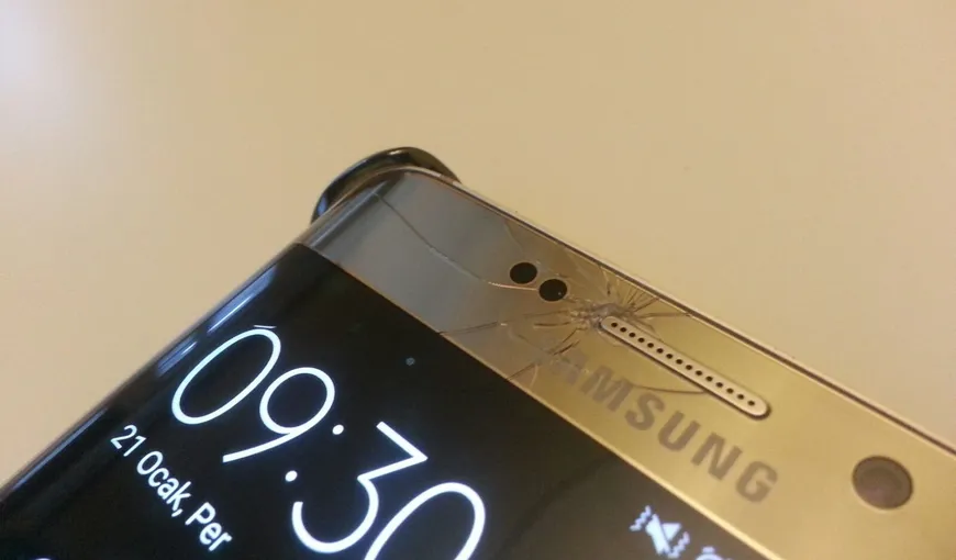 În service-urile partenere Samsung România nu există stoc de display-uri edge pentru Galaxy S7 Edge